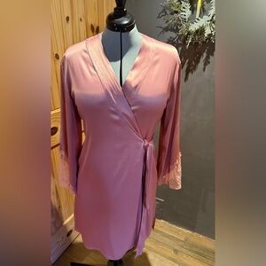 👄Victoria's Secret Chantilly Lace & Satin Wrap Tie Robe Dusk Mauve/Rose Size M/L